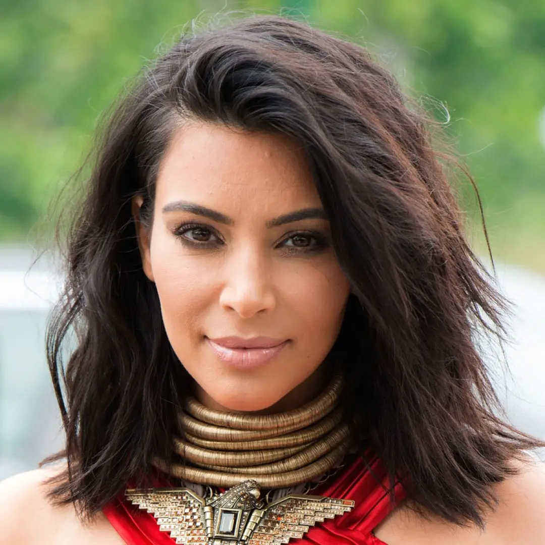 cortes de cabello para cara ovalada Kim Kardashian