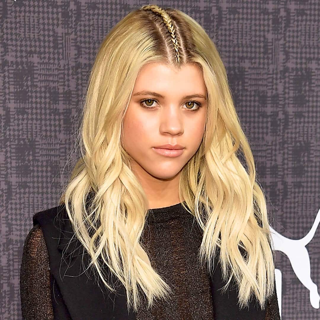 cortes de cabello para cara de corazon Sofia Richie corte de cabello largo en capas ondulado