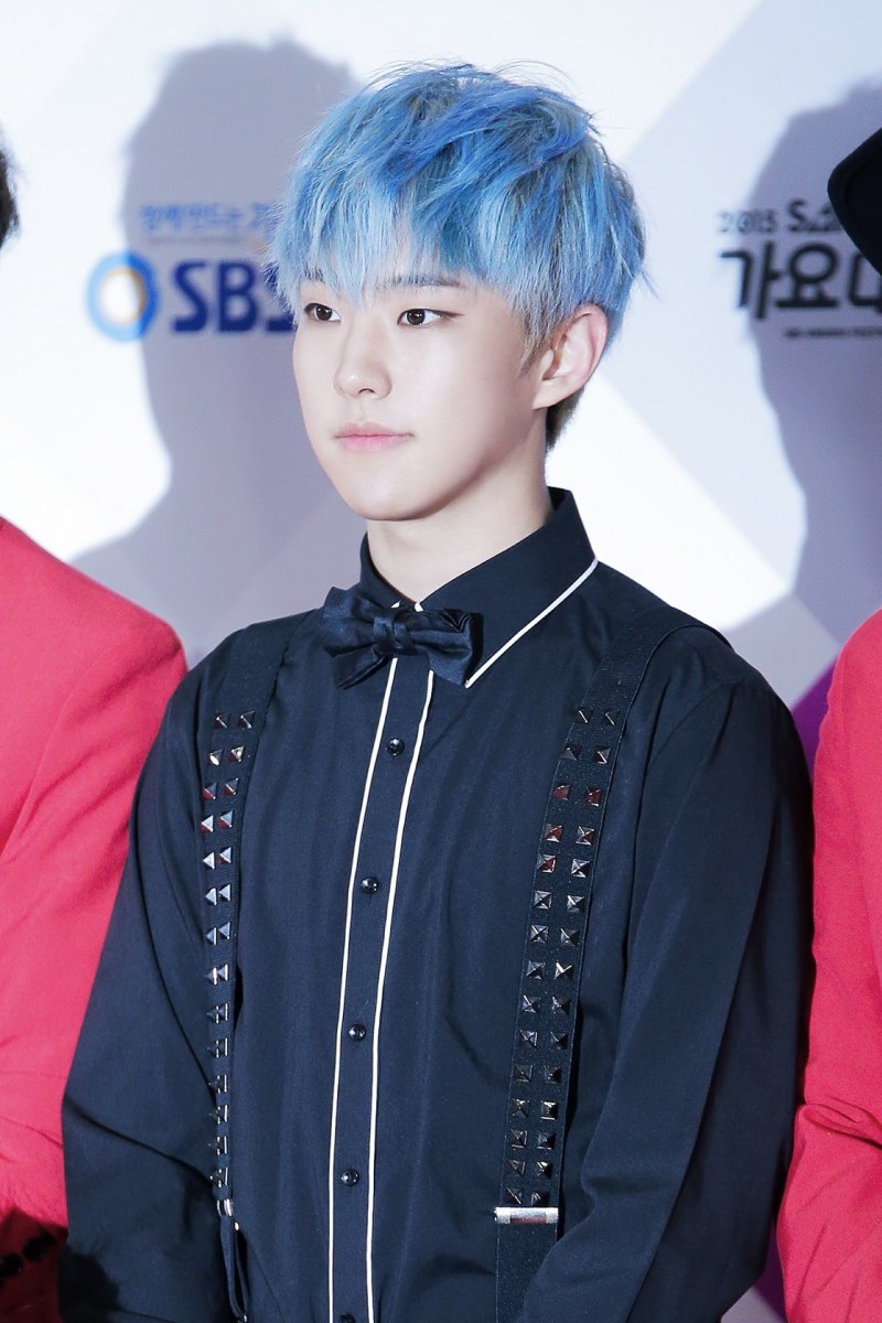 cabello color azul cielo Kwon Soon-young Hoshi