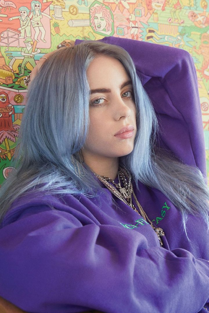 looks de cabello azul en mujeres Billie Eilish
